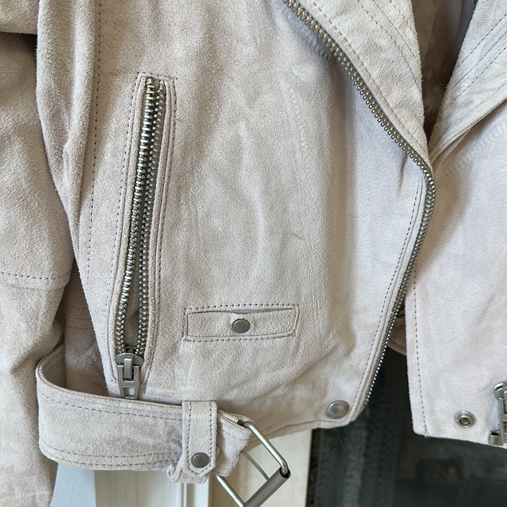 BLANK NYC Suede Moto Jacket - Picture 5 of 9